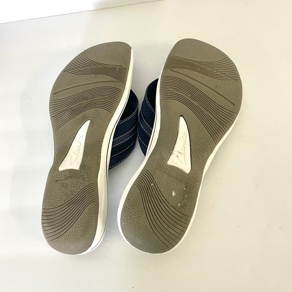 Clarks Navy Cloudsteppers Size 8 - image 4